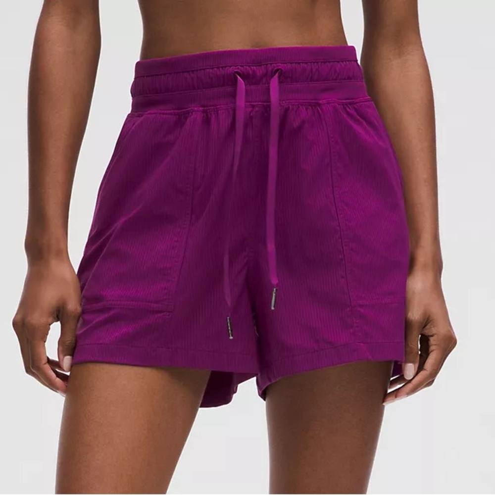 Lululemon Women’s Dance Studio Shorts | purple | size 0